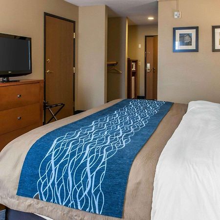 Comfort Inn & Suites Napoleon Экстерьер фото
