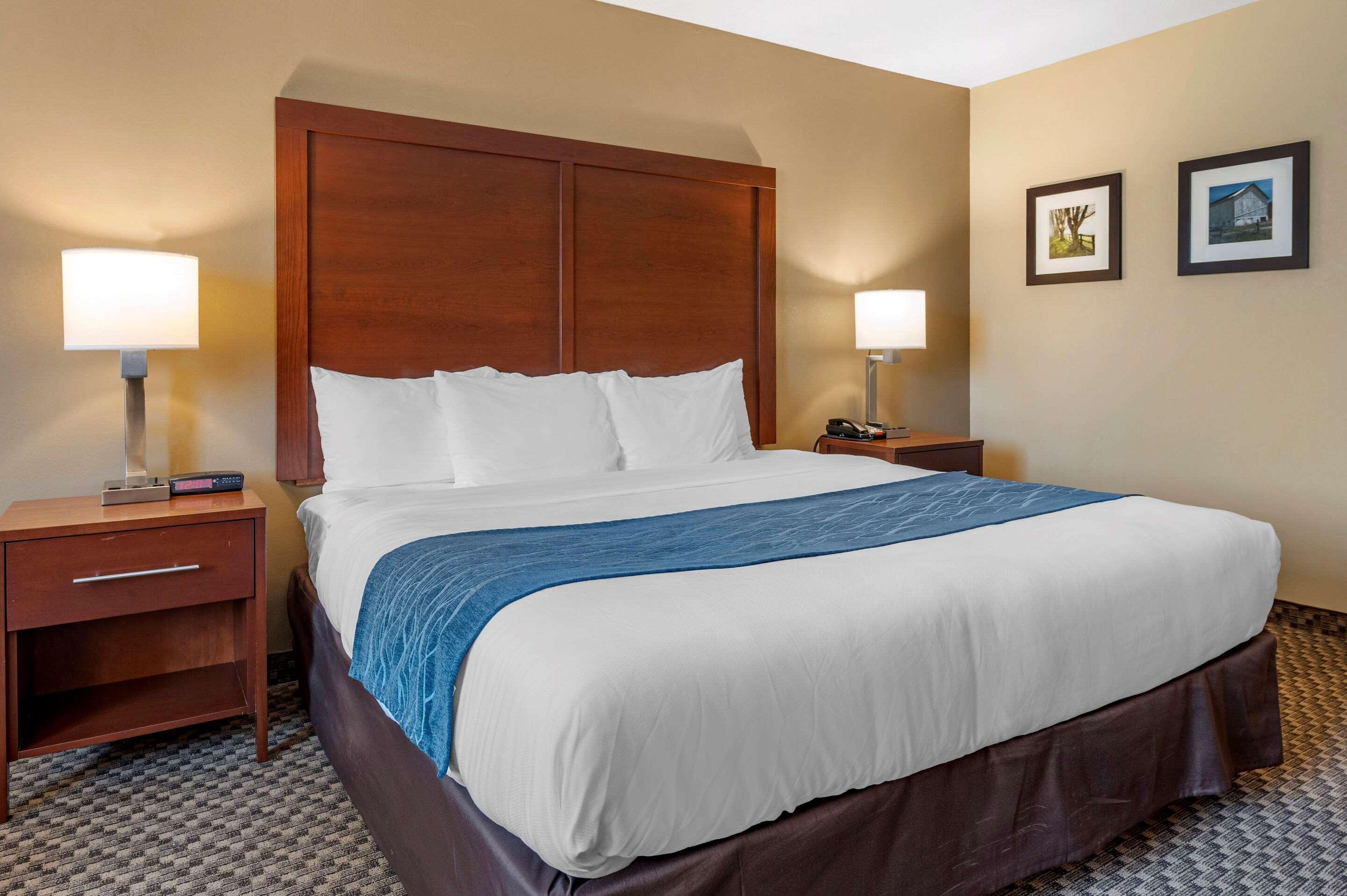 Comfort Inn & Suites Napoleon Экстерьер фото