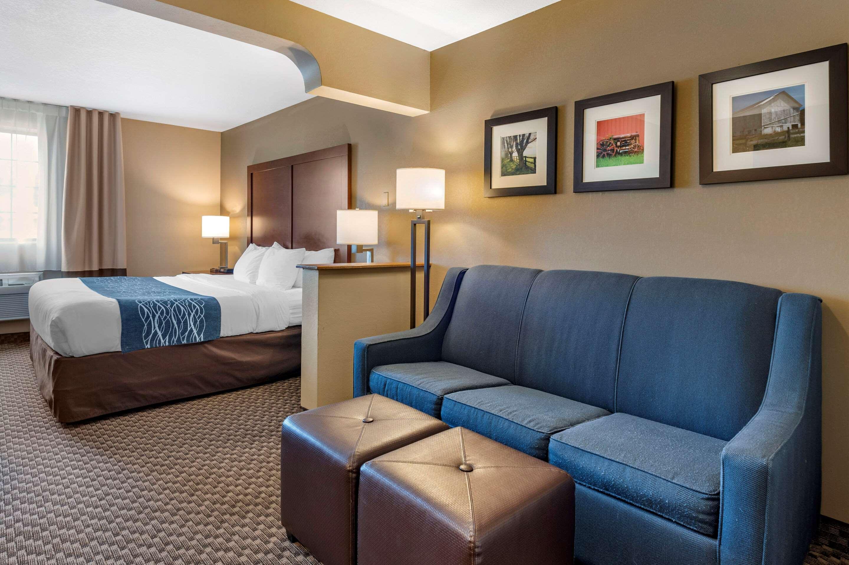 Comfort Inn & Suites Napoleon Экстерьер фото