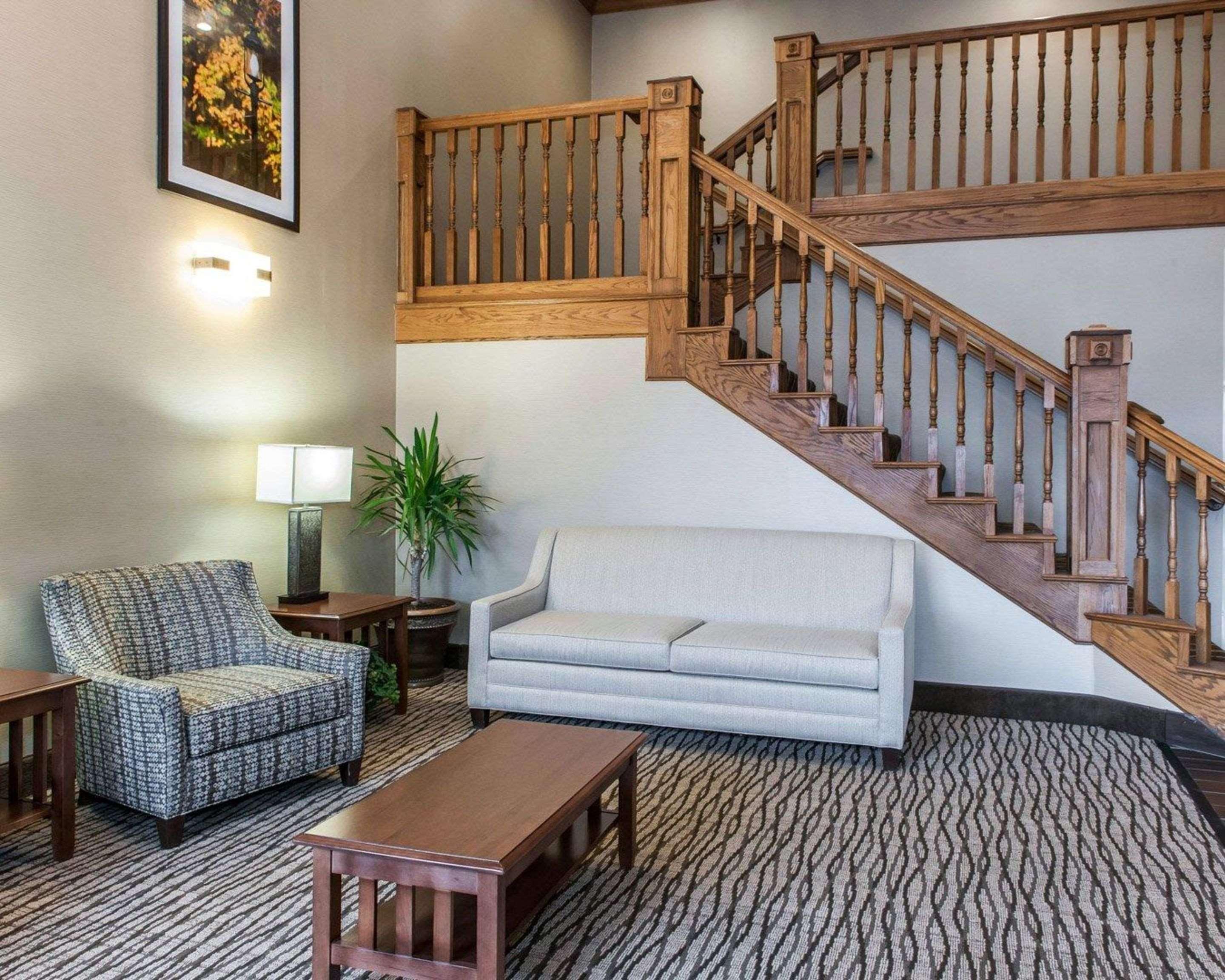 Comfort Inn & Suites Napoleon Экстерьер фото