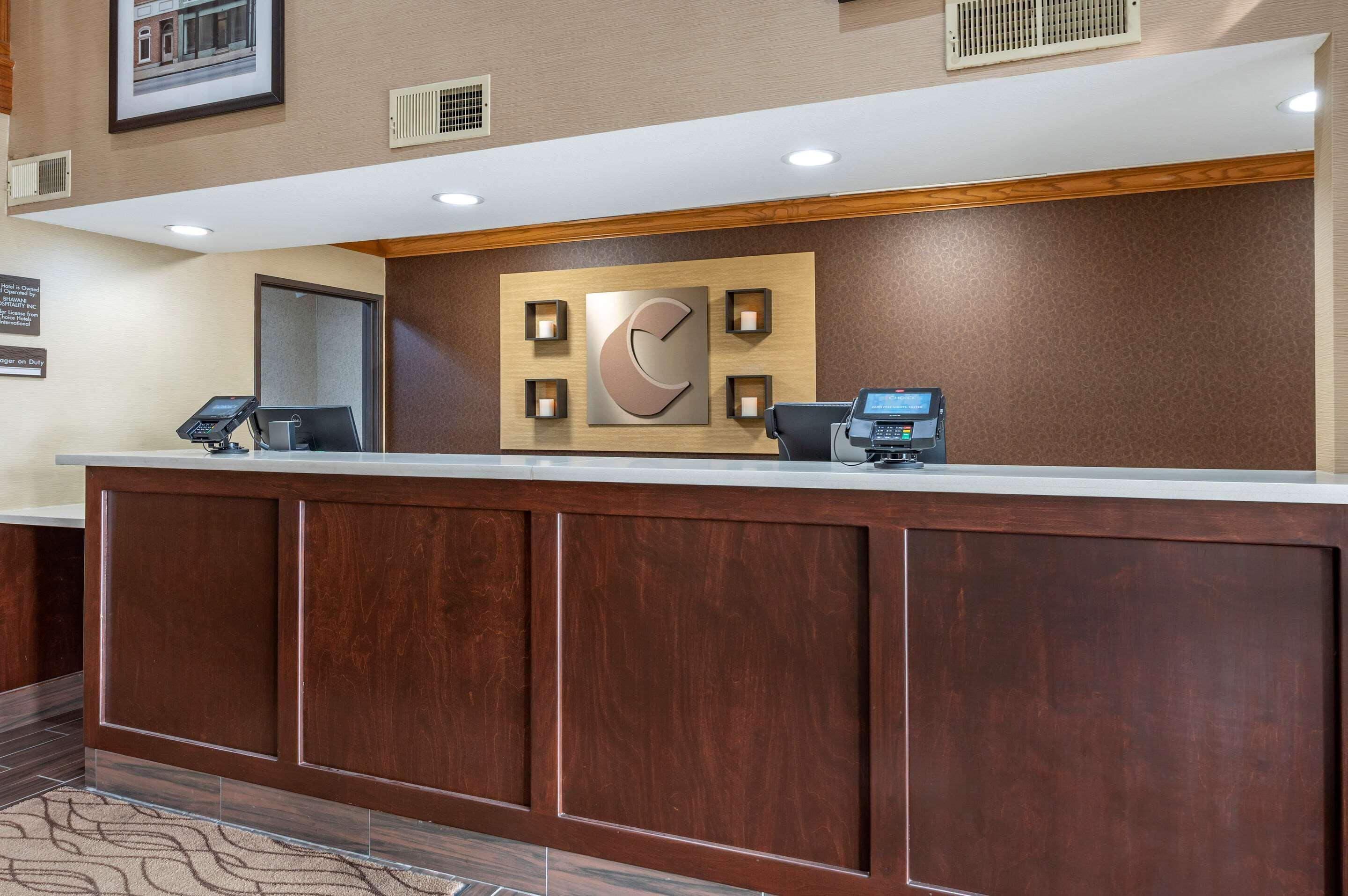 Comfort Inn & Suites Napoleon Экстерьер фото
