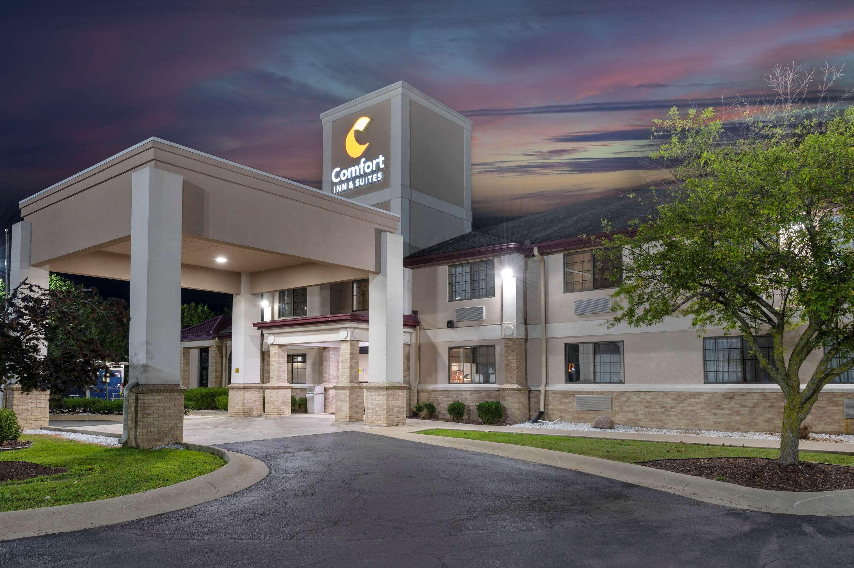 Comfort Inn & Suites Napoleon Экстерьер фото