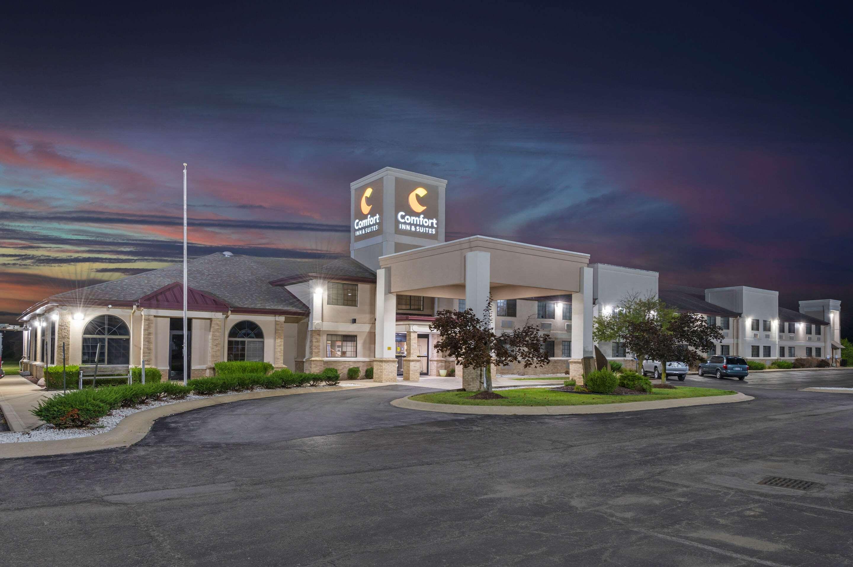 Comfort Inn & Suites Napoleon Экстерьер фото