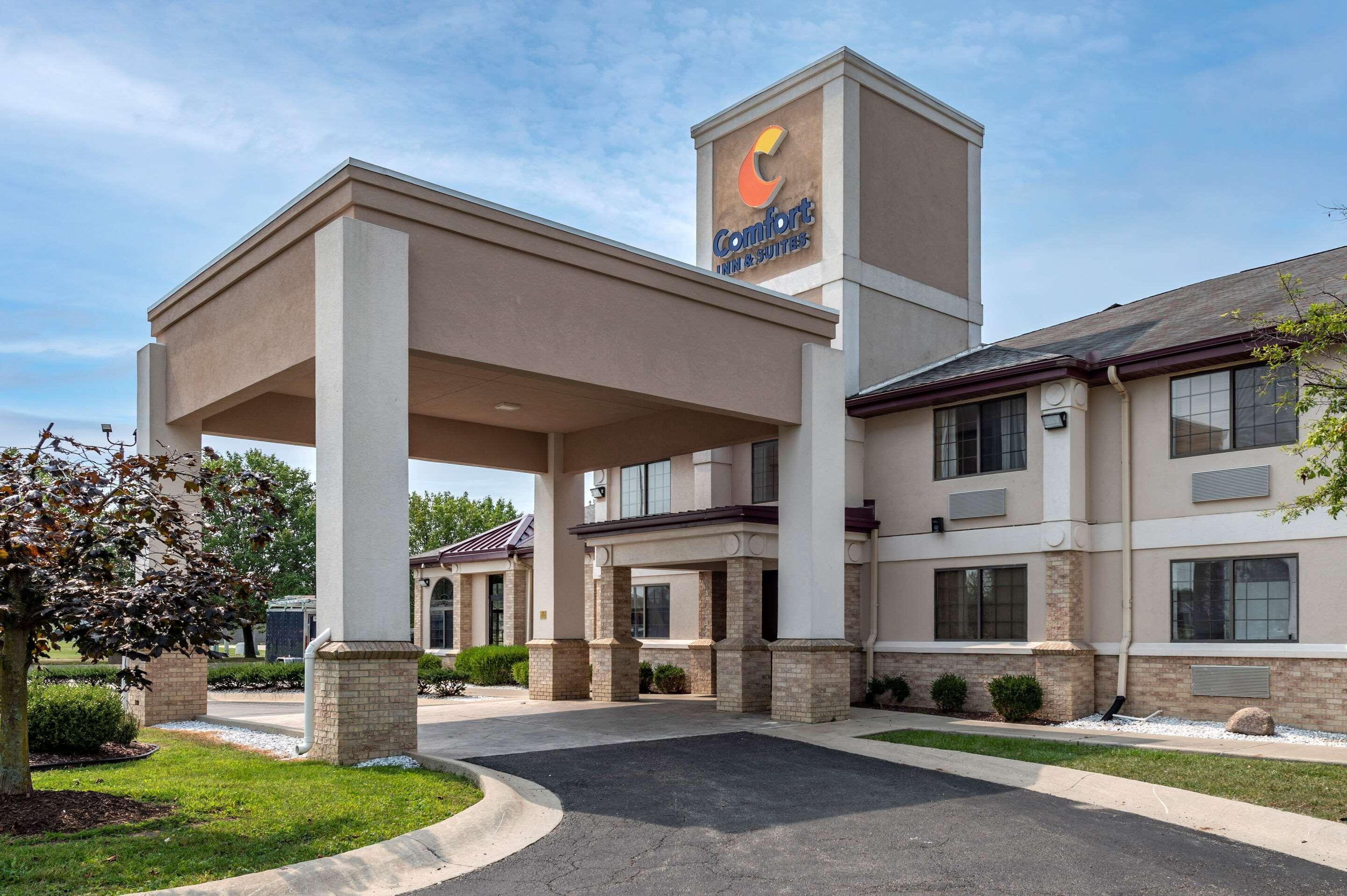 Comfort Inn & Suites Napoleon Экстерьер фото
