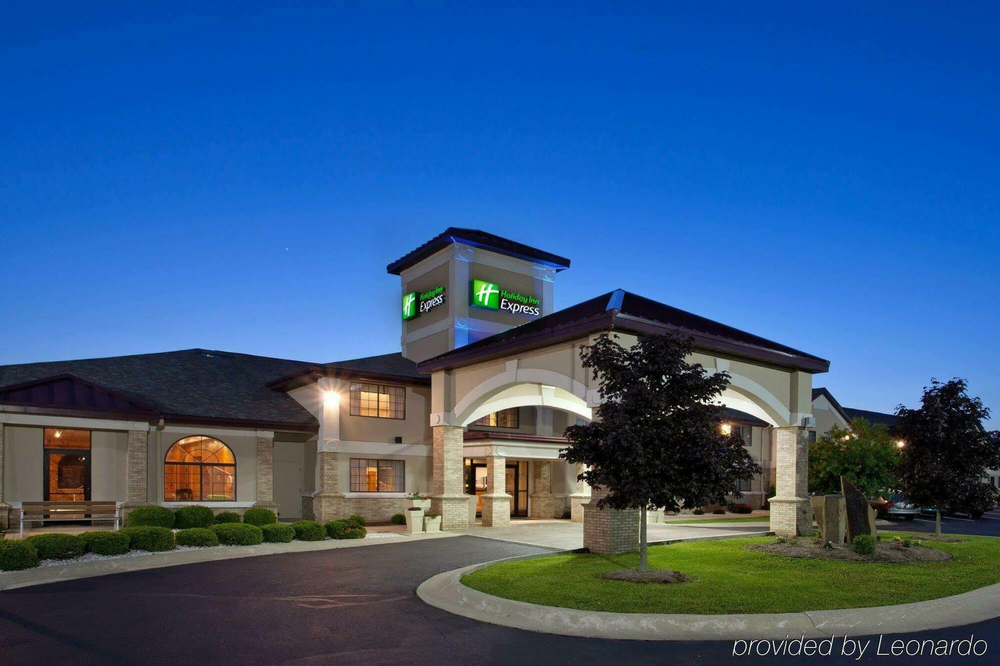 Comfort Inn & Suites Napoleon Экстерьер фото